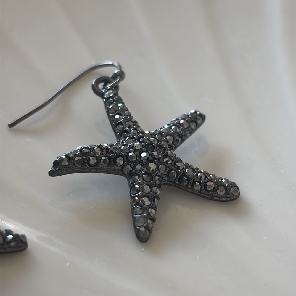 BLACK RHINESTONE STARFISH EARRINGS
